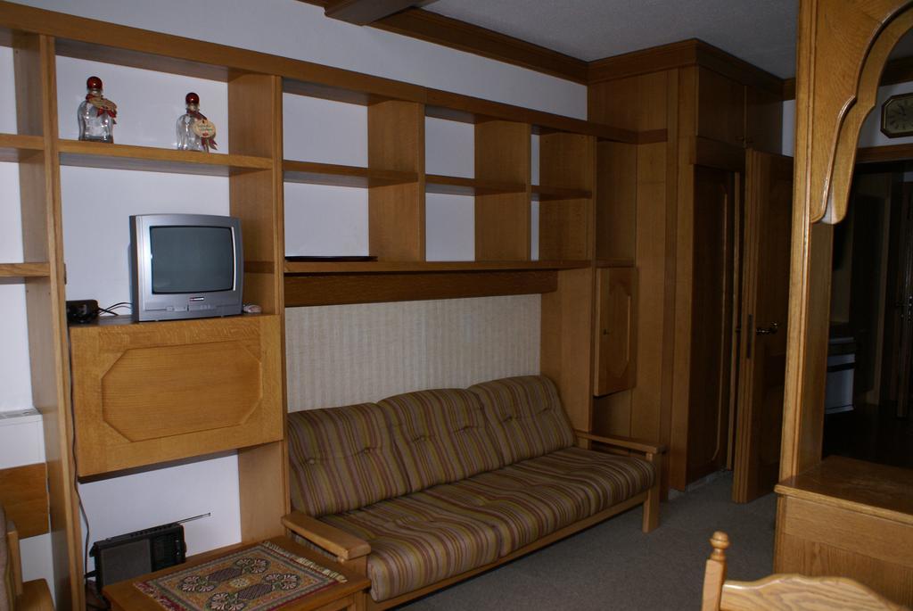 Haus Schuschnig Apartment Bad Kleinkirchheim Ruang foto
