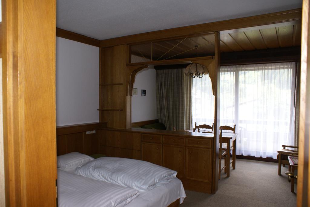 Haus Schuschnig Apartment Bad Kleinkirchheim Ruang foto