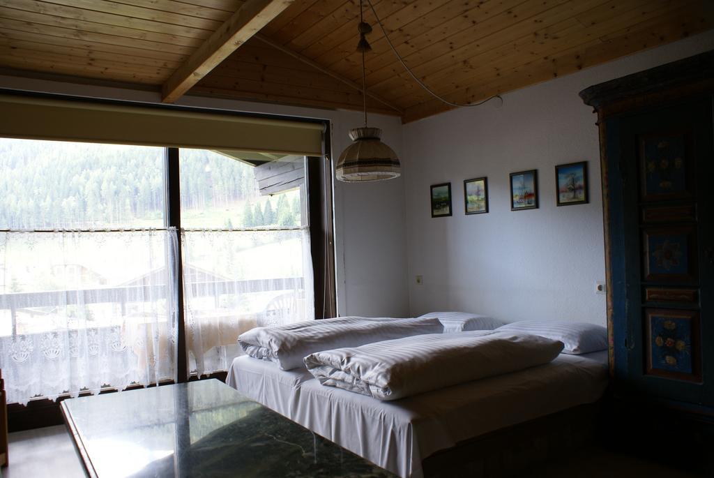Haus Schuschnig Apartment Bad Kleinkirchheim Ruang foto